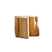 Next 27 to wykonany ręcznie z rattanu fotel
ze...