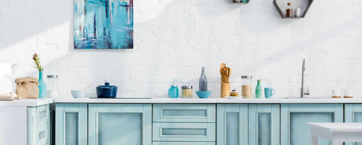 W jaki sposób pomalować meble kuchenne? Spektakularna i tania metamorfoza kuchni - poradnik