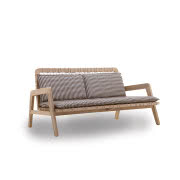 Next 27 to wykonany ręcznie z rattanu fotel
ze...