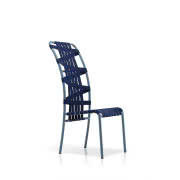 Next 27 to wykonany ręcznie z rattanu fotel
ze...