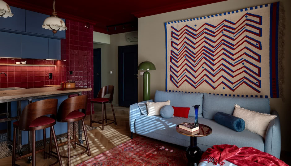 Eklektyczne mieszkanie w Legnicy. Punktem wyjścia był motyw haftu krzyżykowego