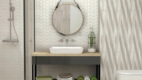 Czy zostawić odległość między szafką łazienkową a szybą prysznica?