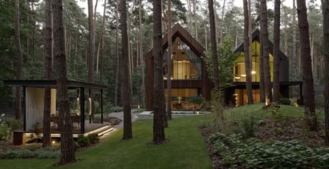 Głosowanie jury, kat. Ogrody prywatne: Leśny ogród pod Warszawą, out.FORM