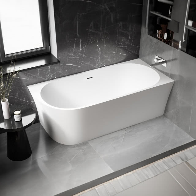 Jakie kształty wanien poleca się do niewielkich łazienek?