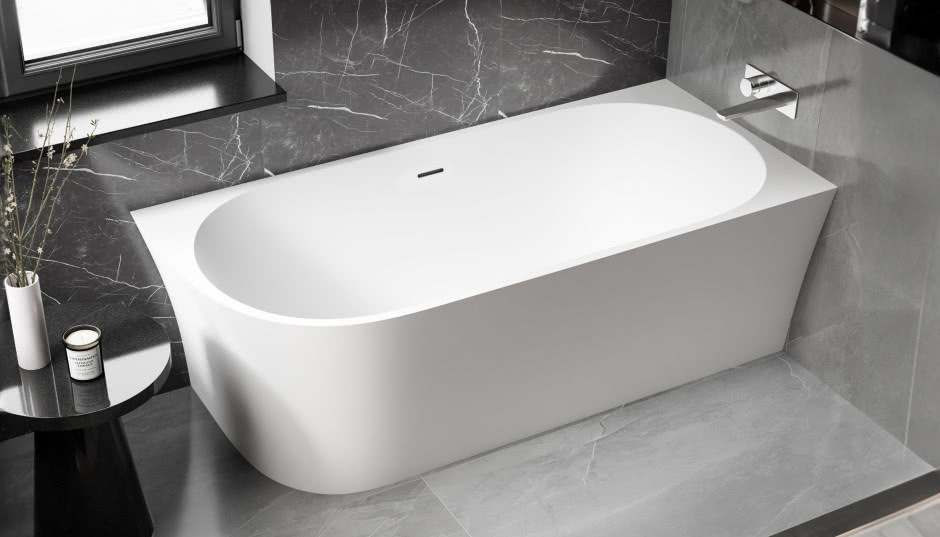 Jakie kształty wanien poleca się do niewielkich łazienek?