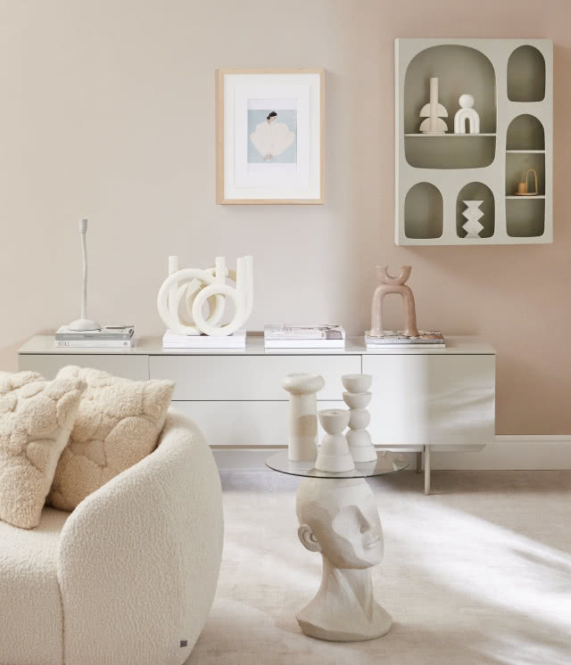 jasne wnętrze w beżowym odcieniu