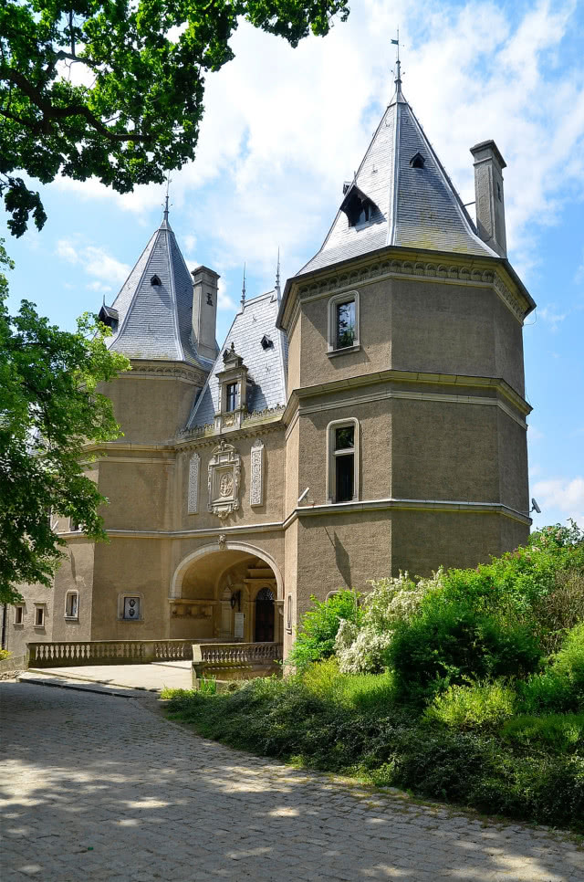 brama wjazdowa do zamku