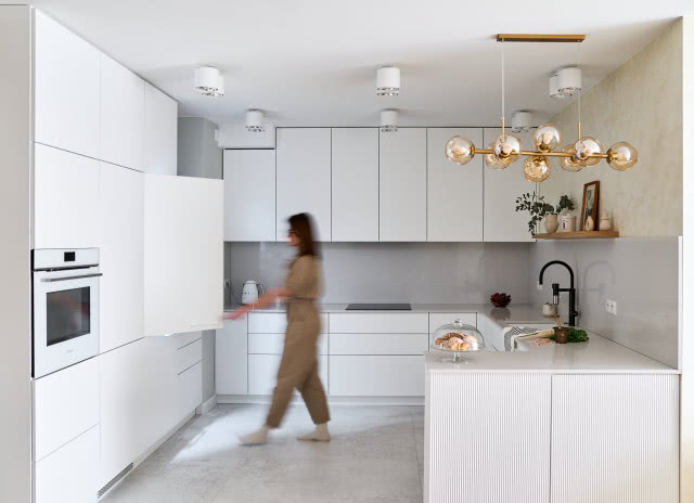 Biała kuchnia w literę U