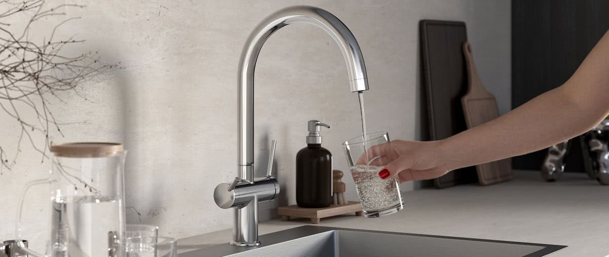 Zdrowa woda prosto z kranu – nowoczesna kuchnia w duchu eko 