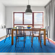 Kolorowe akcenty w męskim mieszkaniu