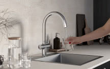 Zdrowa woda prosto z kranu – nowoczesna kuchnia w duchu eko