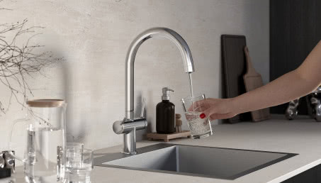 Zdrowa woda prosto z kranu – nowoczesna kuchnia w duchu eko