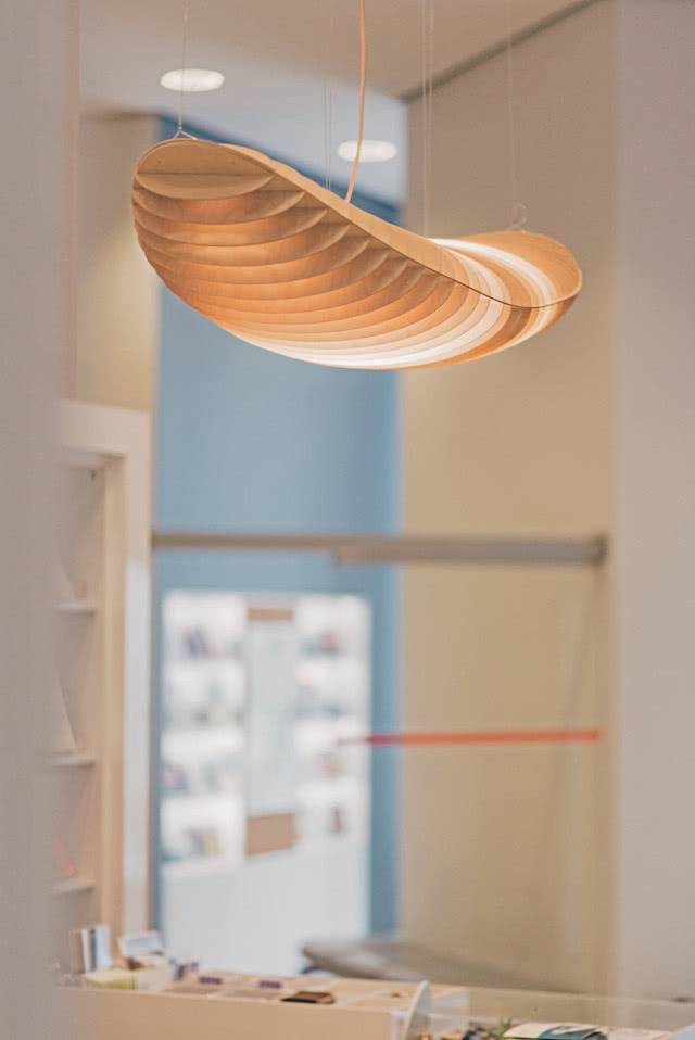 Lampa Zeppelin ze sklejki