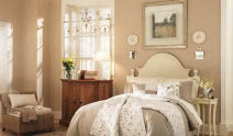 Beżowa przytulna sypialnia