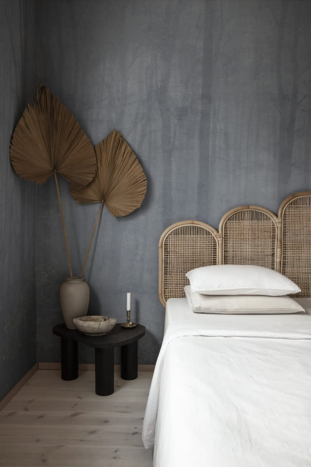 Nowoczesne tapety do sypialni - jak stworzyć strefę relaksu?