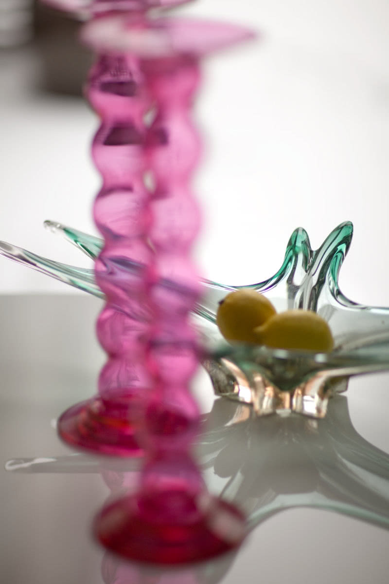 Szklany wdzięk.Świeczniki i paterę ze szkła z...