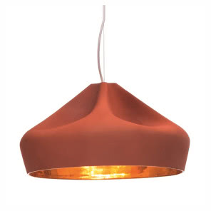 Pomarańczowa lampa ze złotym wykończeniem