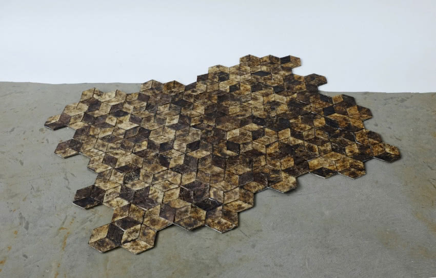 Posadzka zrobiona z biodegradowalnej żywicy,...