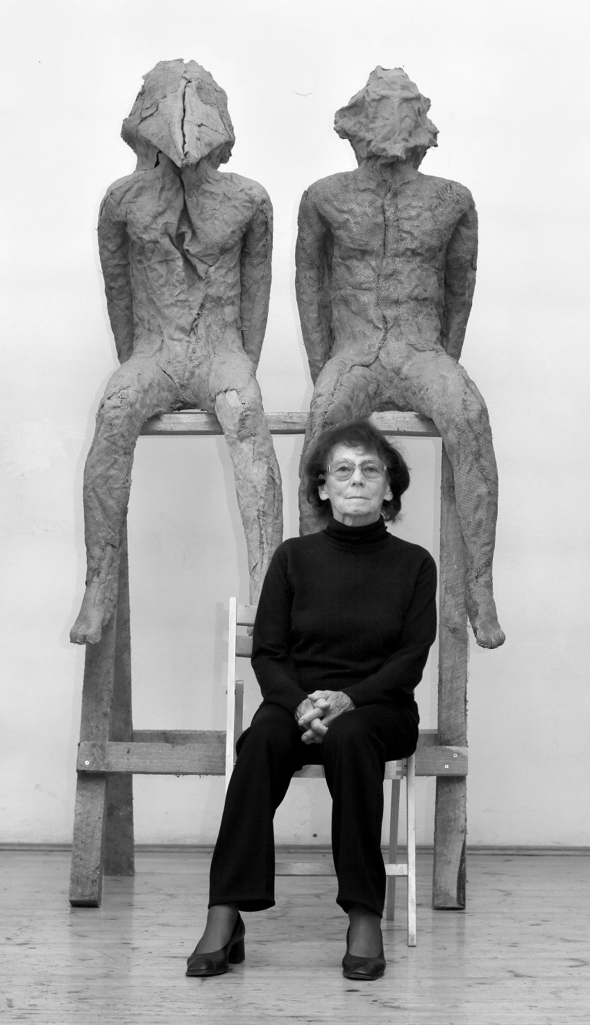 Magdalena Abakanowicz w pracowni (2010) fot:...