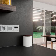 Na targach Light+Building 2024 Gira F100...