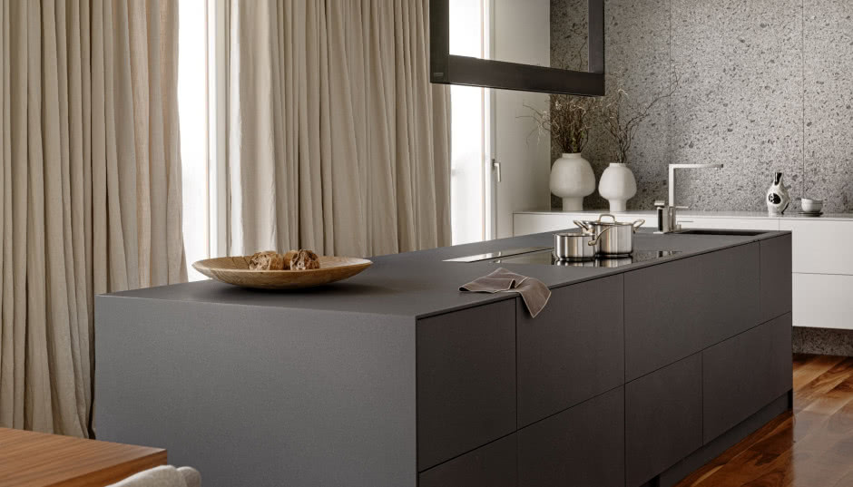 Sprawdzone patenty na doświetlenie kuchni. Punkt 5 to prawdziwy bestseller wśród architektów!