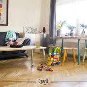 Trójkątne stołki Danes można zestawiać na różne...