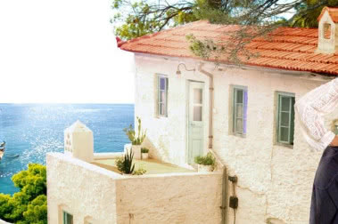 Filmowe wnętrza - wystrój domu w greckim stylu