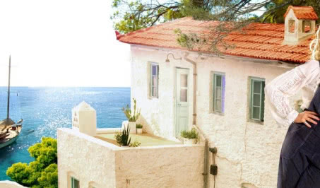 Filmowe wnętrza - wystrój domu w greckim stylu