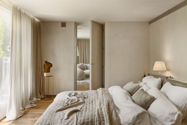 beżowa sypialnia