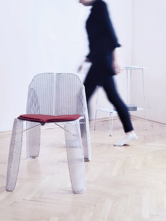 Krzesło Transparent zrobione z jednego arkusza...