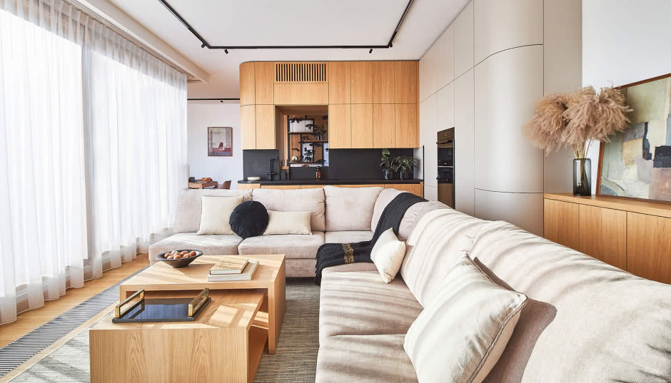 Sztuka giętych frontów. Nowoczesny penthouse dla dwupokoleniowej rodziny