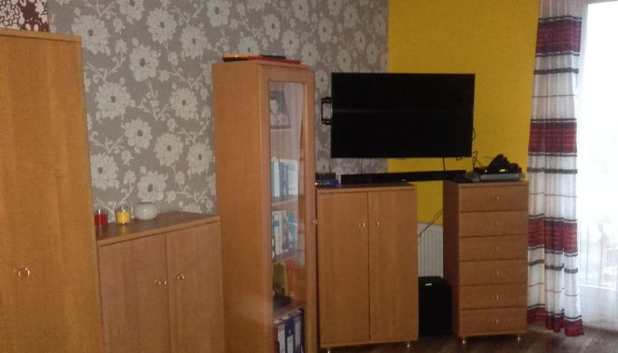 Jakie meble do tapety w kwiaty?