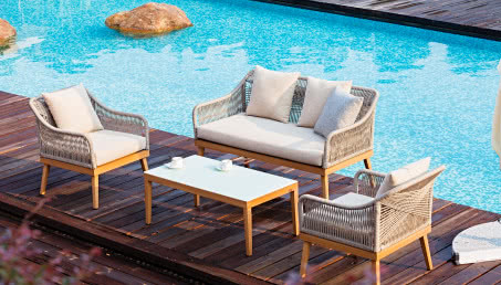 Czy na tarasie lub w ogrodzie lepsze będą meble metalowe czy wykonane z ekorattanu?