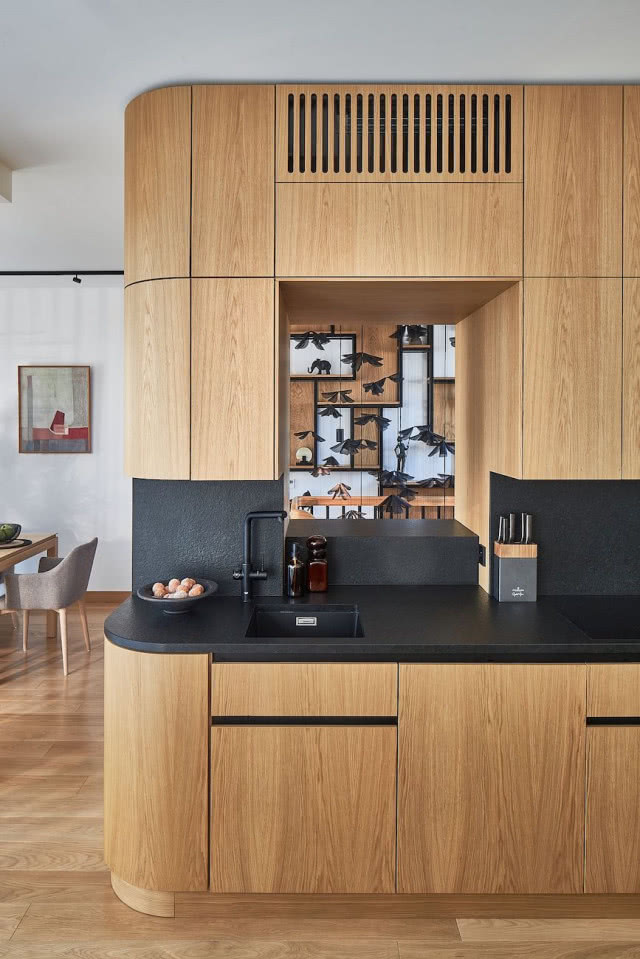 zabudowa kuchenna fornir dębowy