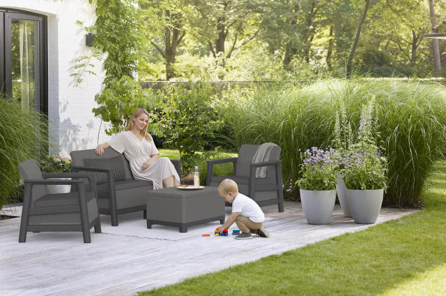 SCANDI LINEA szary karbonowy z kobietą i synem