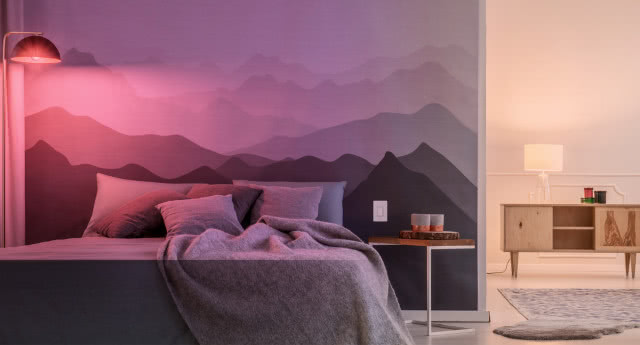 Żarówki i taśmy LED TP-Link Tapo pozwalają jednym kliknięciem zmienić klimat w pomieszczeniu.