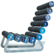 Stół z podstawą, w którą wmontowano gitarę...