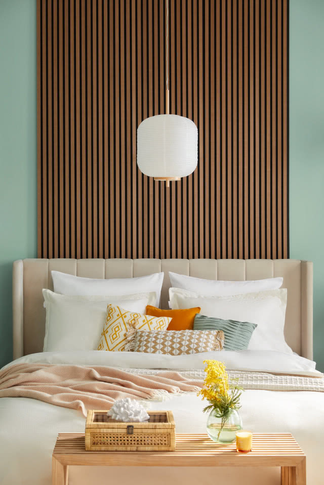 pomysły na ścianę za łóżkiem w sypialni