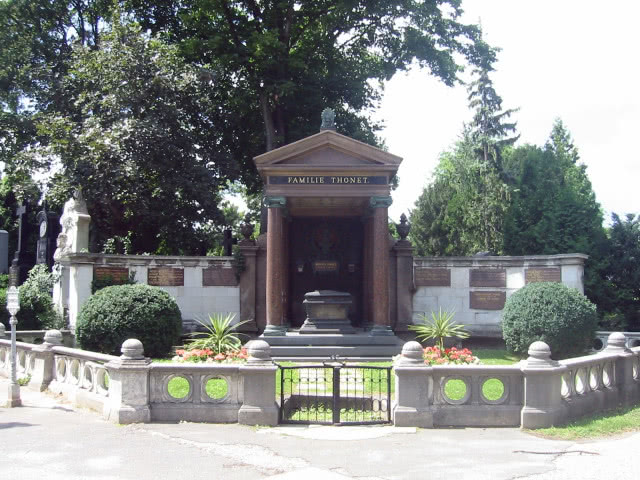Grobowiec rodziny Thonet na cmentarzu centralnym w Wiedniu