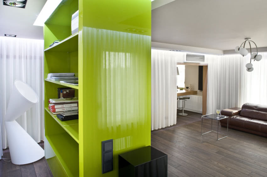 Oryginalny zielony mebel - ściana na ekran, a z...