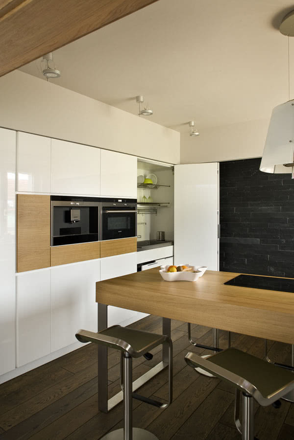 Kuchnia, a gdzie zlew? Ukryty - za wysokimi...