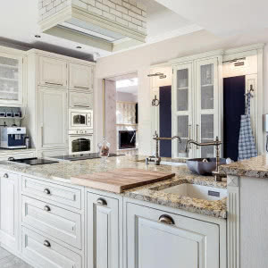 Kuchnia w stylu klasycznym. Wybieramy meble, AGD i dodatki