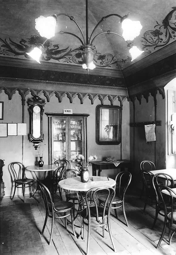 Krzesła z drewna giętego Michaela Thoneta