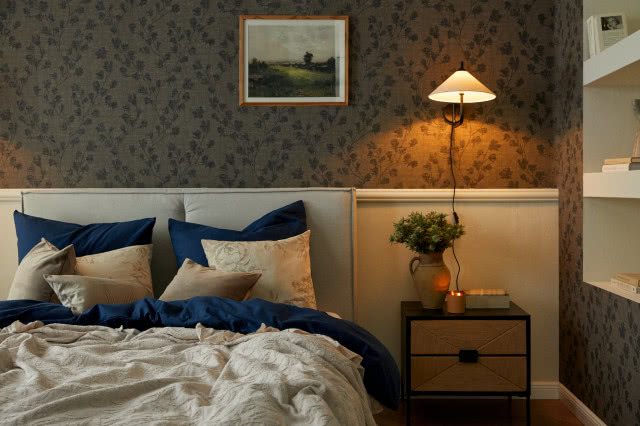 pomysły na ścianę za łóżkiem w sypialni