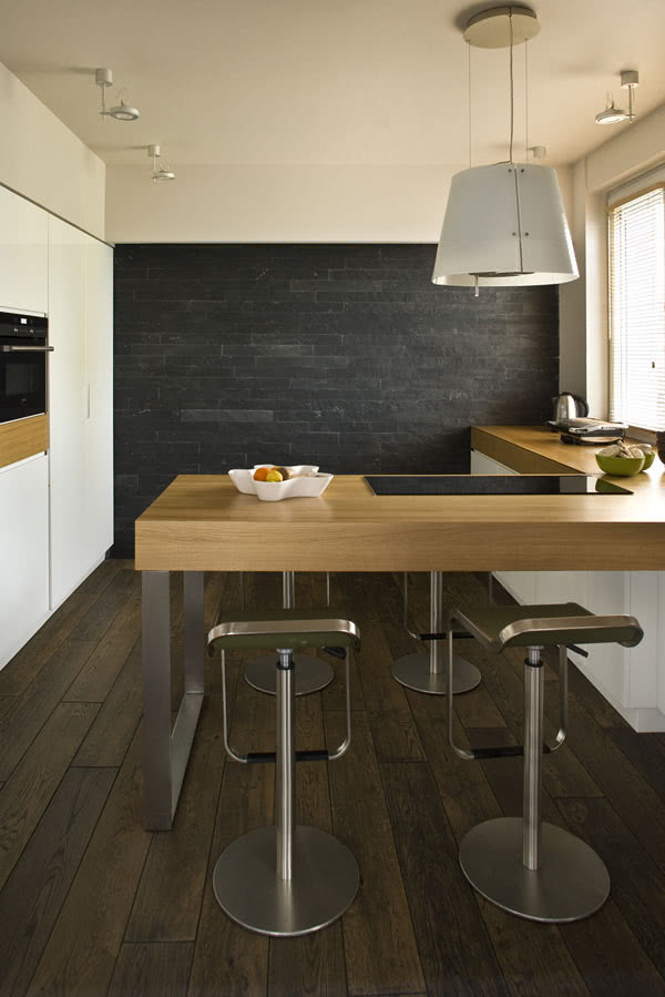 Lampa nad płytą kuchenna to faktycznie okap Elica.