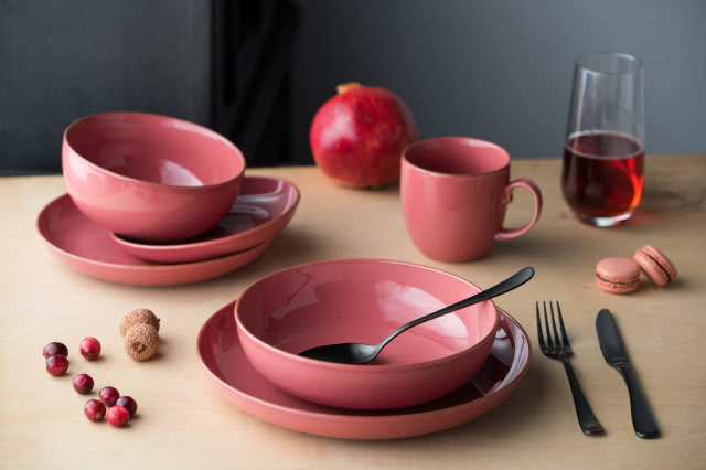 miseczki, talerze, owoce, szklanka, sztućce, żołędzie