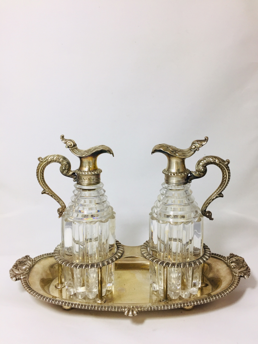 Komplet do przypraw:
oliwy i octu,
Londyn 1813...