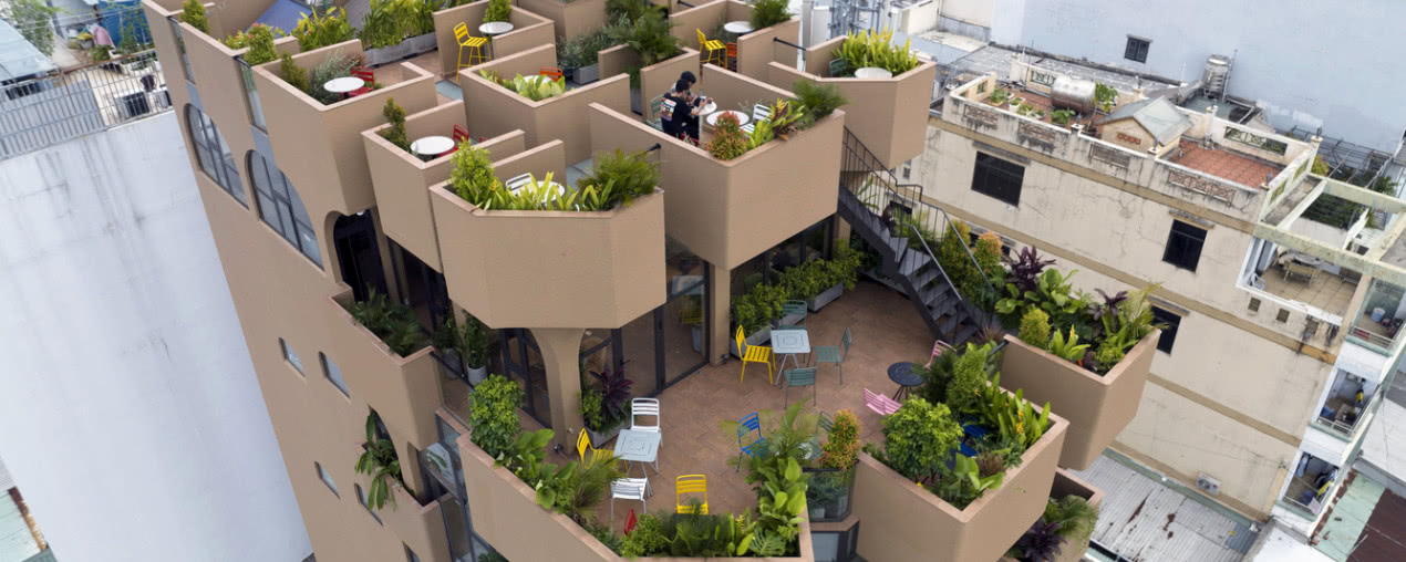 Nie uwierzysz, jak wyglądają balkony w tym budynku! Tropikalny azyl w Wietnamie