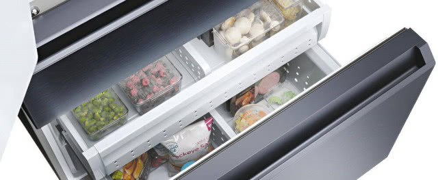 otwarty zamrażalnik