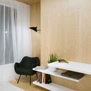 Obudowana sklejką klatka schodowa zdecydowanie...